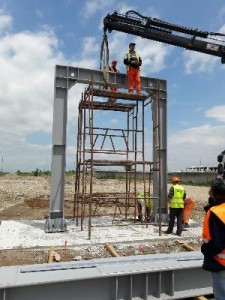 Concrete beam test frame