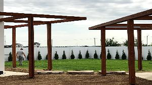 Pergola cu structura din tevi metalice